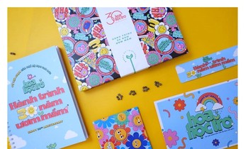 "Đập hộp" món quà đặc biệt từ nhà Hoa: Gói ghém bao yêu thương gửi tới bạn đồng hành