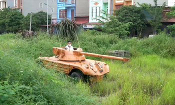 Ông bố ở Bắc Ninh 'hô biến' ô tô cũ thành xe tăng độc đáo 