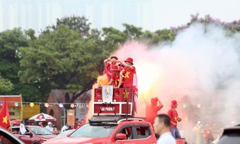 Bầu không khí náo nhiệt tại Mỹ Đình trước trận U23 Việt Nam đấu Thái Lan