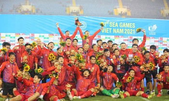 Chủ tịch AFC chúc mừng thành tích 'cú đúp vàng' của bóng đá Việt Nam
