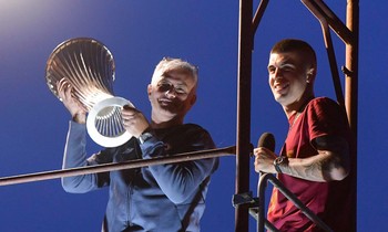 Cảnh tượng khó tin ở thủ đô Italia khi AS Roma ‘mang cúp về nhà’