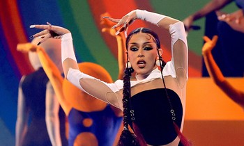 "Người chơi hệ tâm linh" Doja Cat thông báo giải nghệ sau khi xem... lá số tử vi?