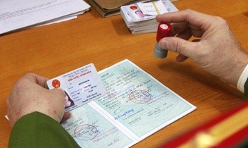 Từ 1/7 sẽ bỏ sổ hộ khẩu: CMND 9 số còn dùng được không, có bắt buộc làm CCCD gắn chip mới?