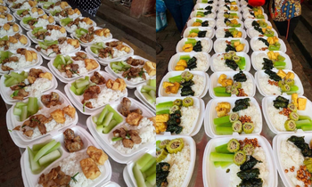 Hình ảnh suất cơm đầy đặn, ngon mắt trong khu cách ly ở Bắc Giang khiến ai nấy ấm lòng
