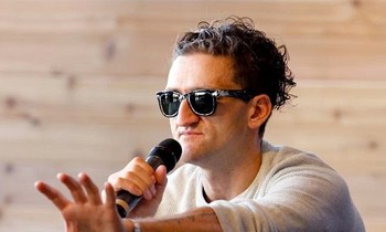 YouTuber Casey Neistat “quẹt” xe một ai đó và sự đáp trả không ngờ của người chủ xế hộp