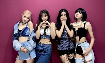 Netizen Hàn sửng sốt với màn cắt tan nát chiếc áo Dior 58 triệu của stylist cho Jisoo