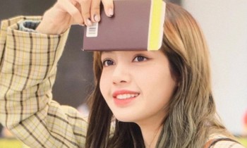 Cứ ngỡ Lisa BLACKPINK để tóc mái che nhược điểm, hóa ra rẽ tóc khoe trán còn xinh yêu hơn