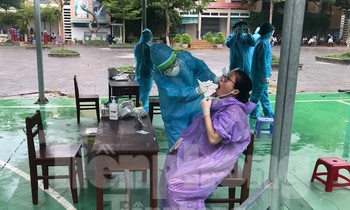 Sáng 4/8: Thêm 10 ca mắc COVID-19 mới, tiếp tục có nhân viên y tế nhiễm bệnh