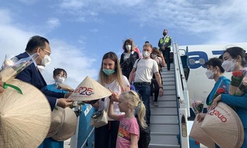 Khách quốc tế đến Việt Nam tăng mạnh.