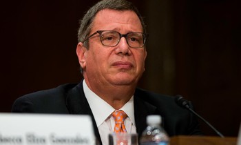 Thứ trưởng Ngoại giao Mỹ Steve Goldstein. Ảnh: CNN