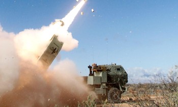 Phóng thử tên lửa tấn công chính xác PrSM từ xe tải HIMARS. Ảnh: U.S. Army.