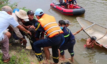 Thi thể chị Th. Được tìm thấy cách cầu Đập Quánh khoảng 30m.