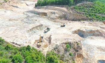 Vụ ‘giam lỏng’ phóng viên ở Quảng Ngãi: Chủ tịch tỉnh yêu cầu kiểm tra toàn diện mỏ đất