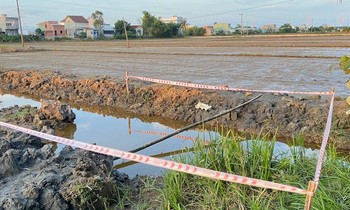 Bình Định: Cháu bé tử vong khi trượt chân xuống hố nước của công trình đang thi công