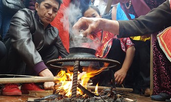 Từng bừng trong khói lửa của cuộc thi thổi cơm ở làng Thị Cấm