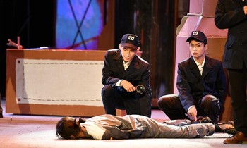 Hòa mình vào đêm nhạc kịch đặc sắc của teen Ams với tên gọi "Đèn trời rỗng"