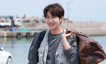 Nóng: Một nhân viên "Hometown Cha Cha Cha" minh oan phốt "khó ở" của Kim Seon Ho