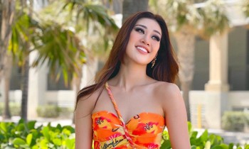 Có đúng Khánh Vân mang hơn 200 bộ đồ, làm thế nào tự mặc được những thiết kế phức tạp?