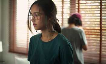 'Tăng tốc về phía em': Tại sao tình yêu năm 17 tuổi chẳng thể theo ta đến cuối cuộc đời?