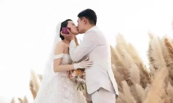 'Cô dâu tháng Sáu' Minh Hằng tiết lộ bí mật ‘cực sốc’ về lễ phục cưới của hai vợ chồng