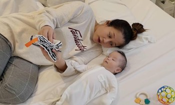Vlogger An Nguy lần đầu chia sẻ chuyện chăm sóc con ở Mỹ cùng người yêu đồng giới
