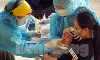 Bố mắc COVID-19, hơn 100 bạn học của con bị cách ly ở Cẩm Giàng, Hải Dương