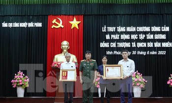 Truy tặng Huân chương Dũng cảm, phát động học tập tấm gương Thượng tá Bùi Văn Nhiên