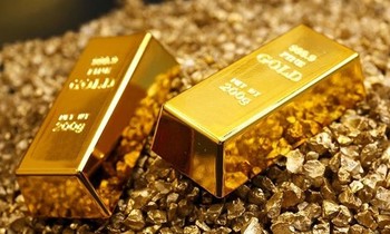Giá vàng thế giới lao dốc, thấp hơn vàng trong nước gần 18 triệu đồng/lượng. Ảnh minh hoạ
