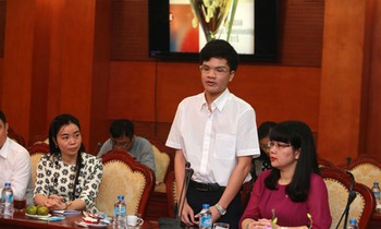 Kỳ thủ Nguyễn Anh Khôi báo cáo thành tích