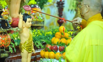Trang trọng đại lễ Phật đản tại chùa Quán Sứ