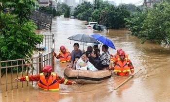 Những cách phòng chống bệnh nguy hiểm có thể gặp trong và sau bão, lũ