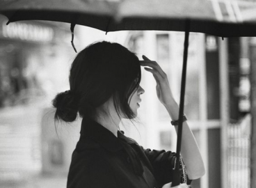 Hãy cứ chạy theo giấc mơ của mình, bởi vì giấc mơ chẳng bao giờ khiến em cô độc