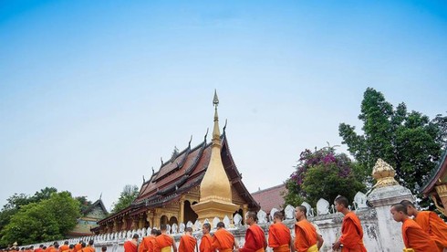 Tôn giáo chính ở Lào là gì?
