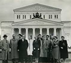 Tháng 7/1946, một tổ chức quốc tế các nhà giáo tiến bộ được thành lập ở Paris lấy tên là gì?