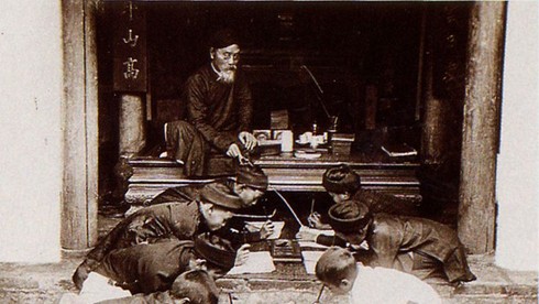 Thầy giáo nào có nhiều học trò đỗ trạng nguyên nhất?