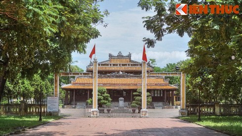 Đến đời nhà Nguyễn, Quốc Tử Giám được lập tại Huế năm nào?
