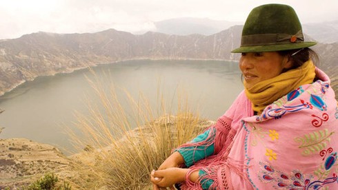 Đa số người dân Ecuador là tín đồ của?