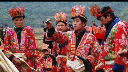 Đàn ông dân tộc Dao chỉ được công nhận sự trưởng thành khi nào?