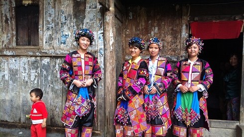 Dân tộc thiểu số nào ở tỉnh Hà Giang có lễ cúng tổ tiên được công nhận là di sản văn hoá phi vật thể quốc gia?