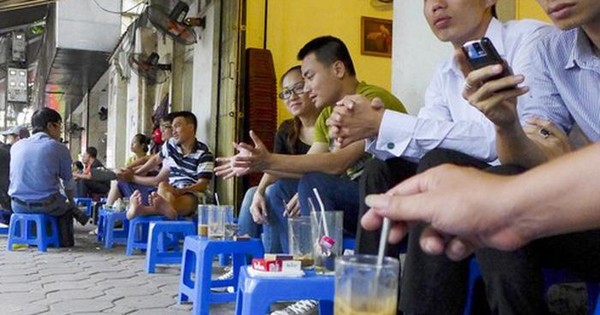 Hà Nội cho phép kinh doanh tạm thời trên một số vỉa hè quận Hoàn Kiếm