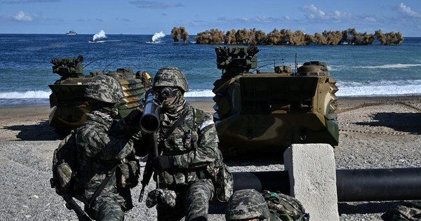 thumbnail - Căng với Triều Tiên, Hàn Quốc tổ chức tập trận đổ bộ