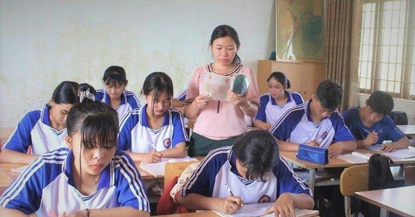 thumbnail - Giáo viên Đắk Lắk tố chọn sách giáo khoa bị ‘làm luật’, 'bình mới rượu cũ'
