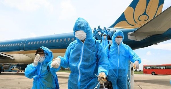 thumbnail - 10 quận, huyện ở Hà Nội phải cung cấp tài liệu vụ 'chuyến bay giải cứu'