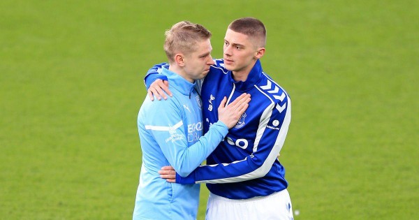 Vì sao các cầu thủ Ukraine khóc trong trận Man City - Everton?