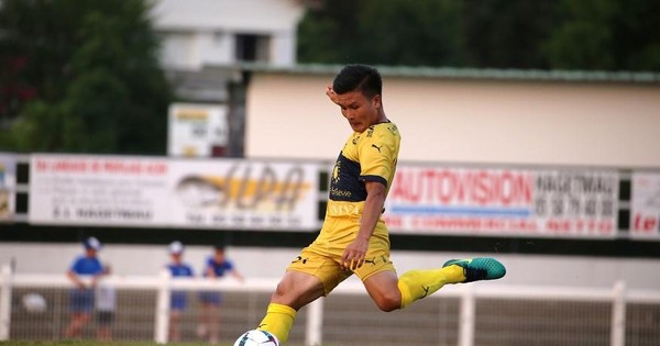 thumbnail - Quang Hải lập cú đúp trong 30 phút trận đấu của Pau FC