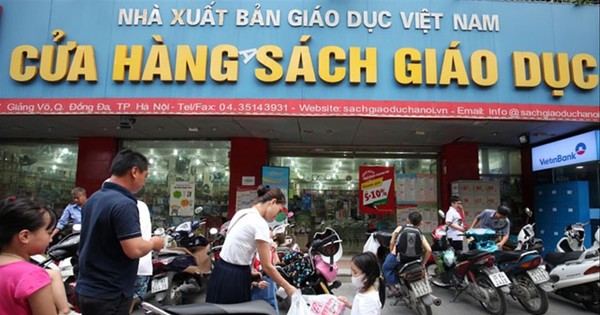 Vì sao người đứng đầu NXB Giáo dục Việt Nam bị kỷ luật cảnh cáo?