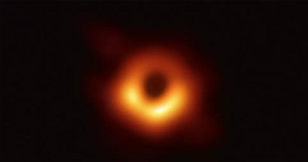 thumbnail - Hé lộ hình ảnh đầu tiên ‘siêu hố đen’ ở trung tâm Dải Ngân hà