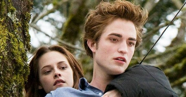 Robert Pattinson buộc phải làm điều này khi diễn cùng Kristen Stewart trong 