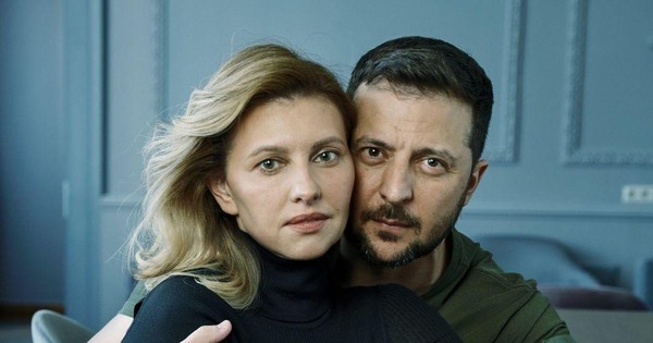 thumbnail - Bộ ảnh vợ chồng Tổng thống Ukraine Zelensky trên tạp chí thời trang gây tranh cãi