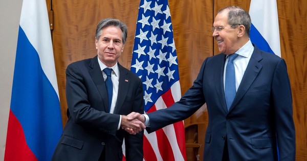 thumbnail - Ngoại trưởng Nga - Mỹ điện đàm lần đầu sau khi bùng phát xung đột ở Ukraine